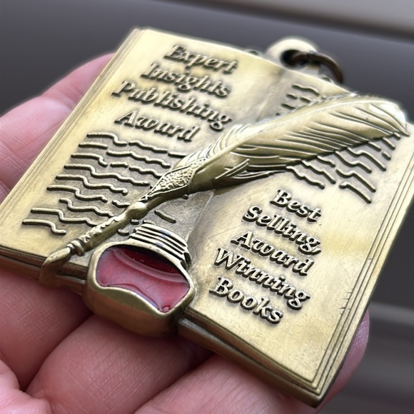 🖤RARE💕Expert Insights Publishing Award Best Selling Award Winning Books medal - Picture 3 of 8